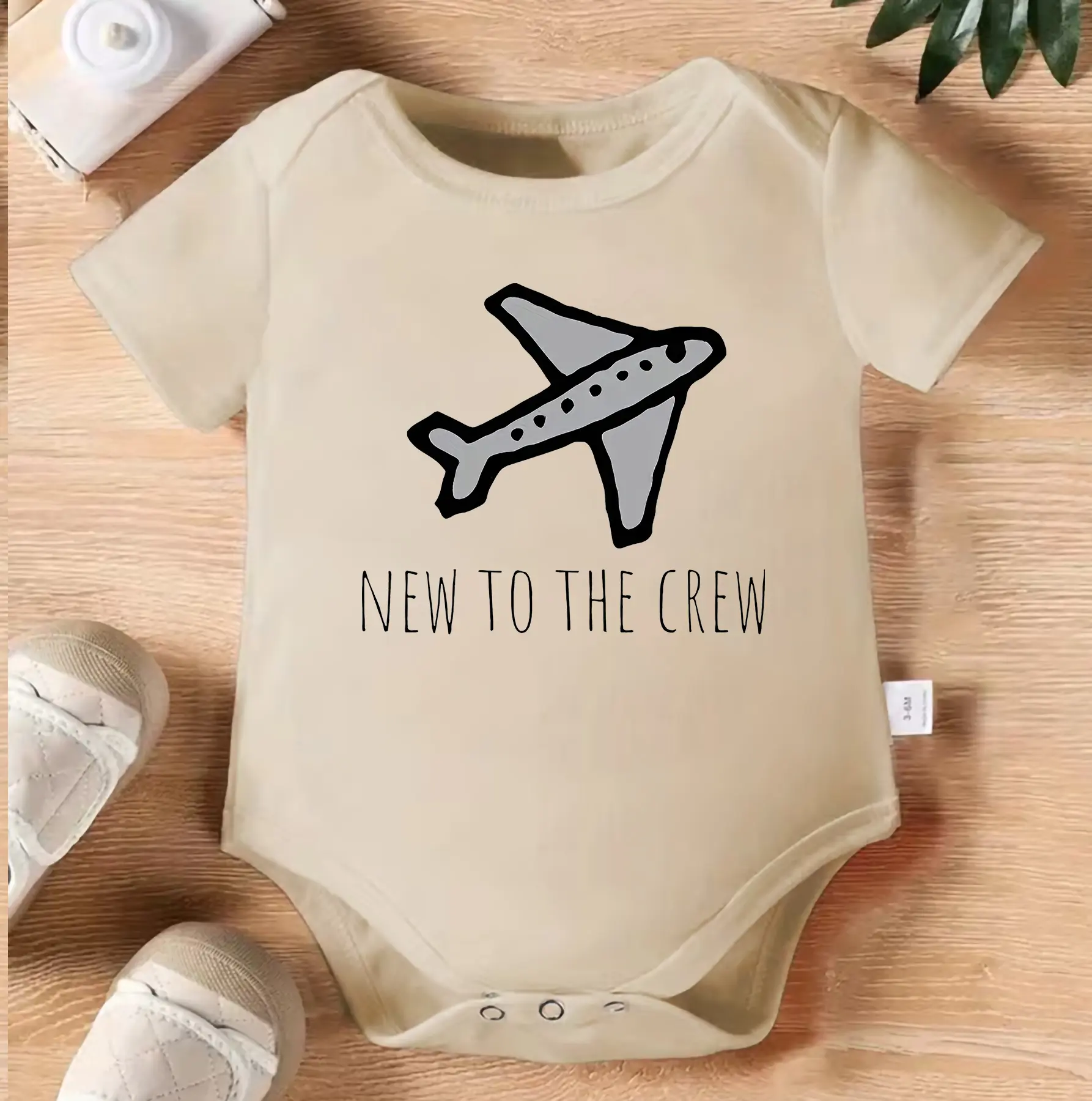 1pc Baby Crawling Suit - Light Blue Onesie with "New to the Crew" Airplane Print - Soft Cotton Outfit for Newborns & Toddlers 0-3 Years - Perfect Travel Gift - Machine Washable Infant Wear