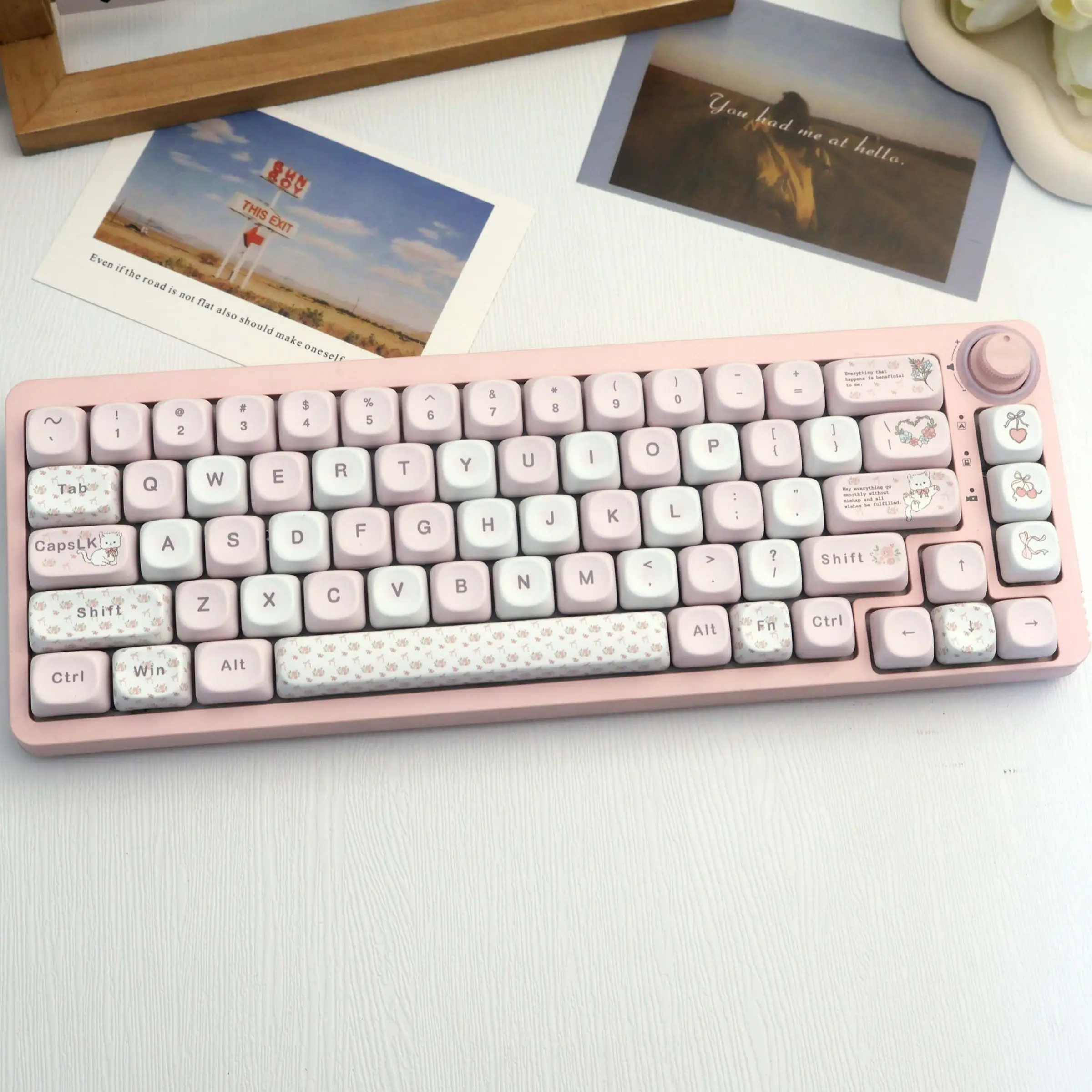 135 Key Cat Flower Theme Pbt Keycap Set, Dye Sublimation Process, Moa Profile, Compatible with Mx Axis, for 61/64/68/87/96/104/108 Keyboards