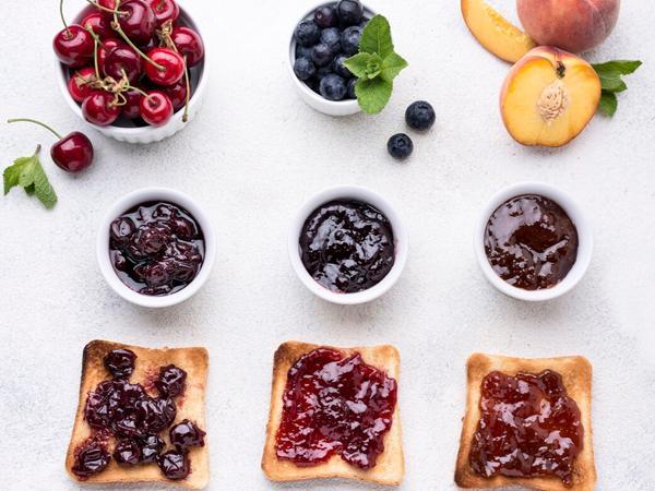 SUSTEAS Cold Press Juicer with 5.3” Feed Chute, Powerful 150NM Motor, Simple operation, Slow Masticating Juice Extractor Fits Whole Fruits,Veggies