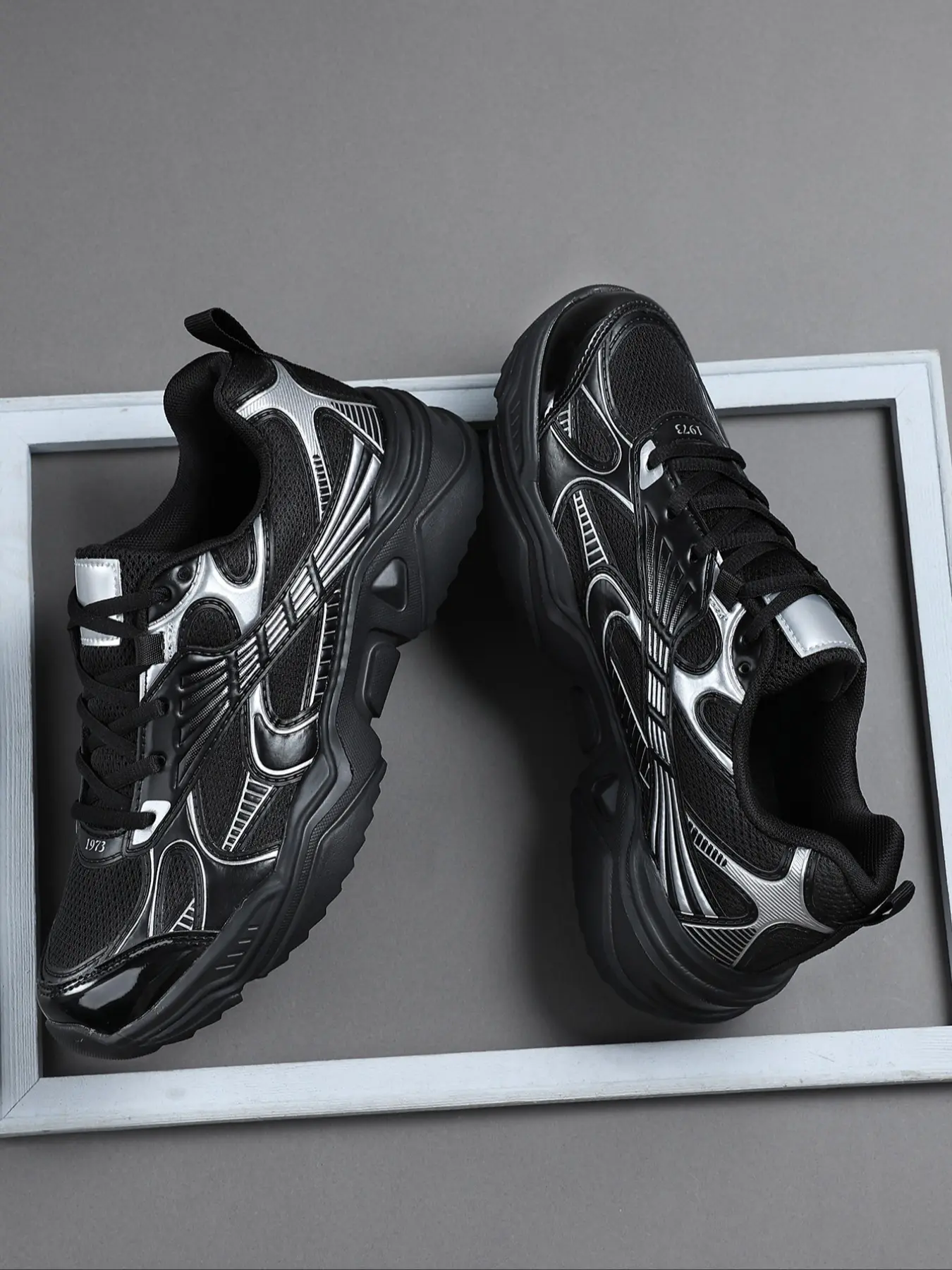 Men's Lightweight Running Shoes, Breathable Low-Top Athletic Running Trainers, Shock-Absorbing Rubber Sole, Ideal for Casual and Training Wear