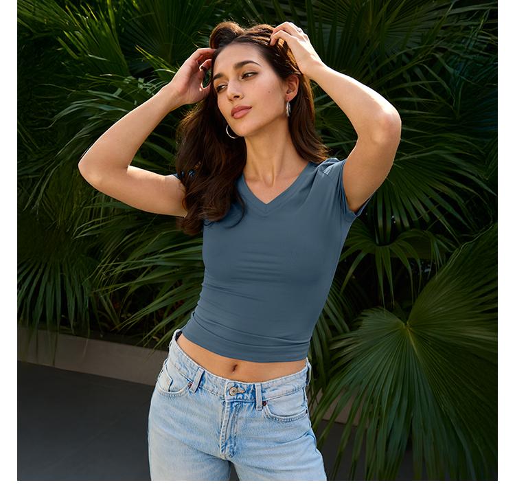 Trendy Queen Womens Deep V-Neck 3 PACK  Backless Tops Short Sleeve Slim Fit T-Shirts Basic Y2K Tops Bustier Corset Cami 2025