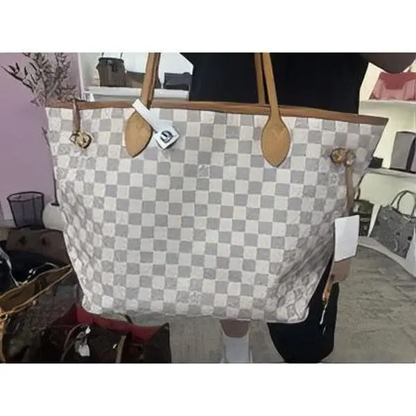 Pre-owned Louis Vuitton Neverfull Elegant Tote Bag White, Checkered Pattern, Leather Handles (Pre Loved Luggage & Bags Category), Elegant Bag