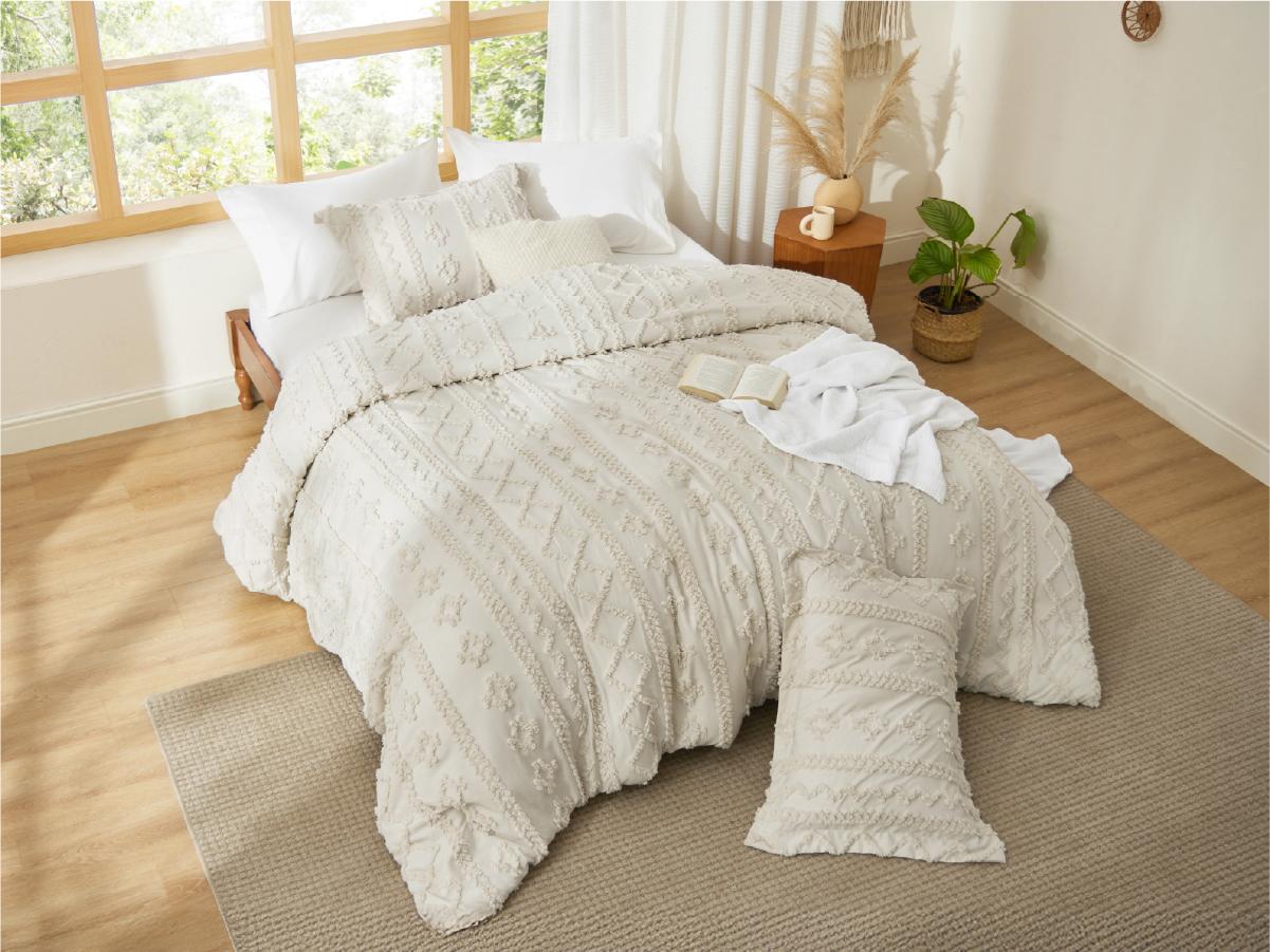 Bedsure Tufted Boho Comforter Set Decorative Bedding Set - Boho Bed Set, 3 Pieces Farmhouse Shabby Chic Embroidery Bedding, Soft Jacquard Comforter for All Seasons