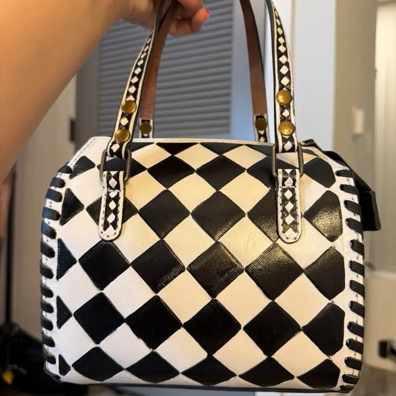 Mini checkered speedy
