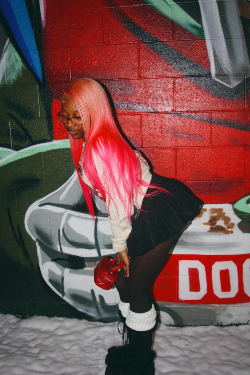 Item: 613 Blonde Body Wave, 30"