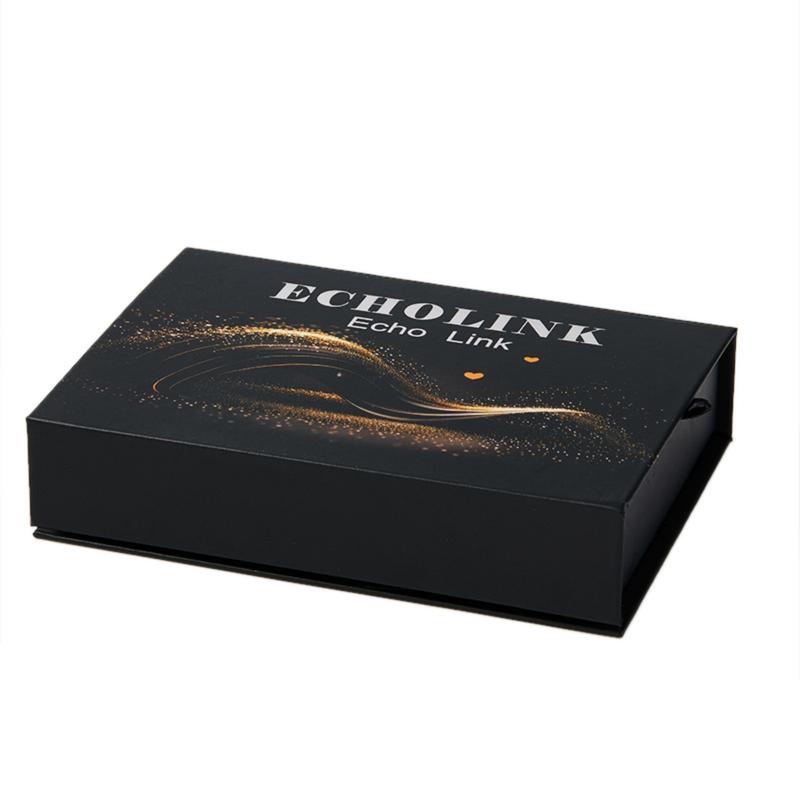 An eternal couples bracelet with a resilient and elegant clasp, symbolic of your lasting connection. The definitive romantic gift for anniversaries, birthdays, and dates.