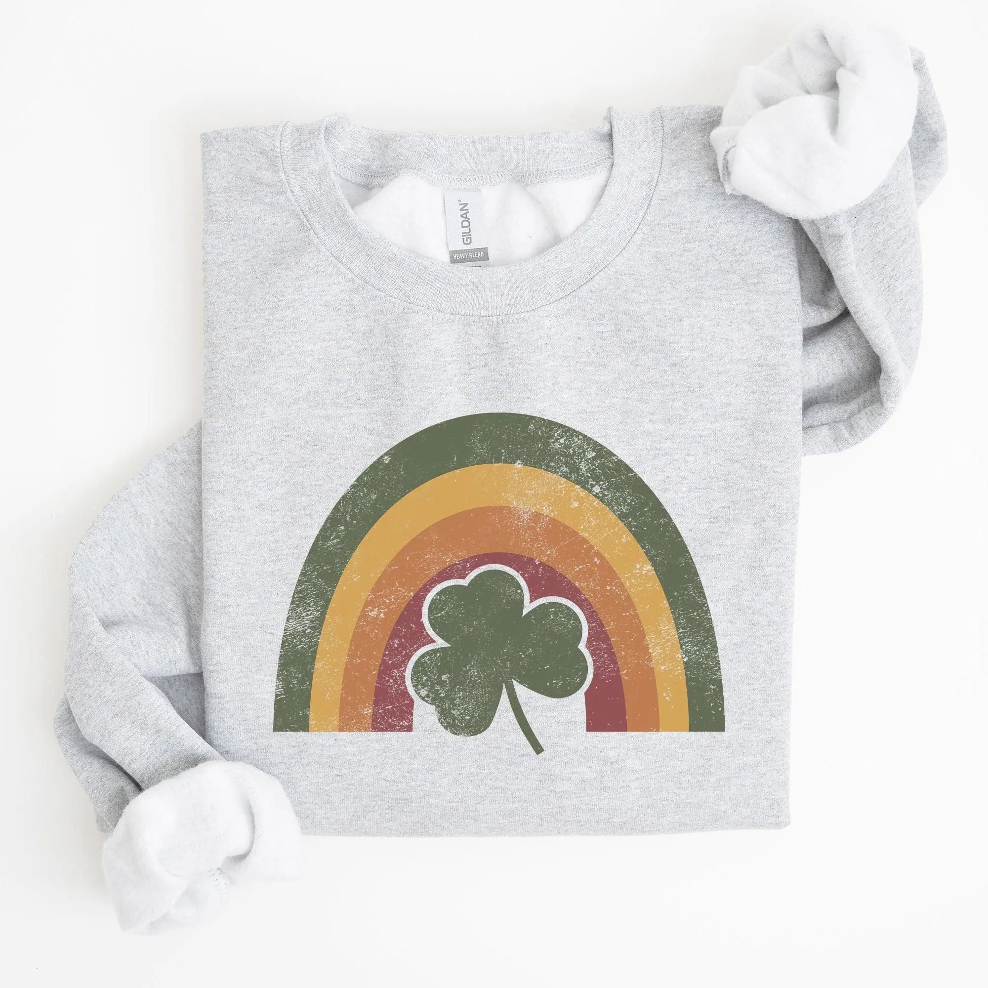 Vintage St Patrick’s Day Rainbow Shamrock Sweatshirt – Retro Irish Lucky Crewneck for Women