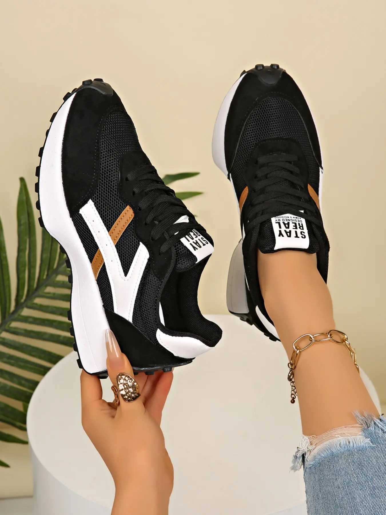 Women Height Increasing Thick Sole Non Slip Comfortable Breathable Colorblock Running Shoes Sporty Running Shoes Outdoor Running Sneakers for Outdoor Sports