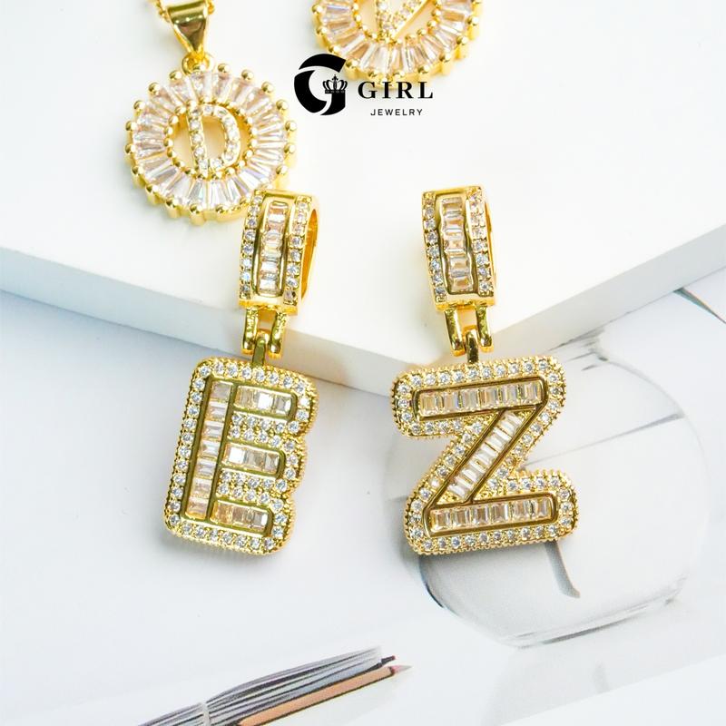 GGIRL Letter Necklace 18k Gold Plated Bling Dainty Necklaces Trendy Chunky Necklace Personalized Round Circle Pendant Zirconia Letters Name Crystal for Women 26 Alphabet Necklace Fashion Jewelry Gift for Holiday Haul Christmas Birthdays Anniversaries