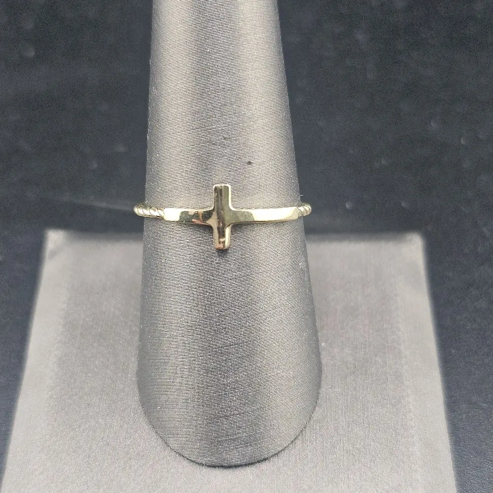 14k Gold Cross Design Ring, Size 9, for Everyday Wear