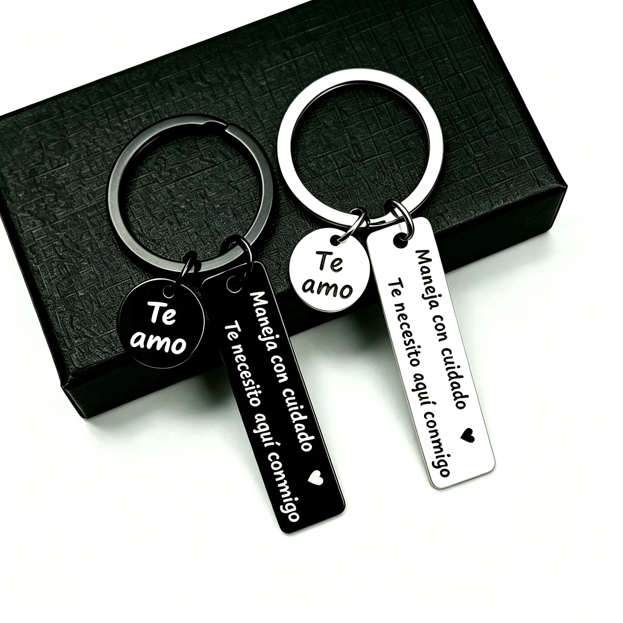 HOLDNEAR Engraved Stainless Steel Car Keychain for Men, Spanish Maneja con cuidado Te Amo Charm, Romantic Custom Engraved Keyring, Sentimental Birthday, Anniversary, Valentine’s, Thanksgiving, Father’s Day Gift for Boyfriend and Husband