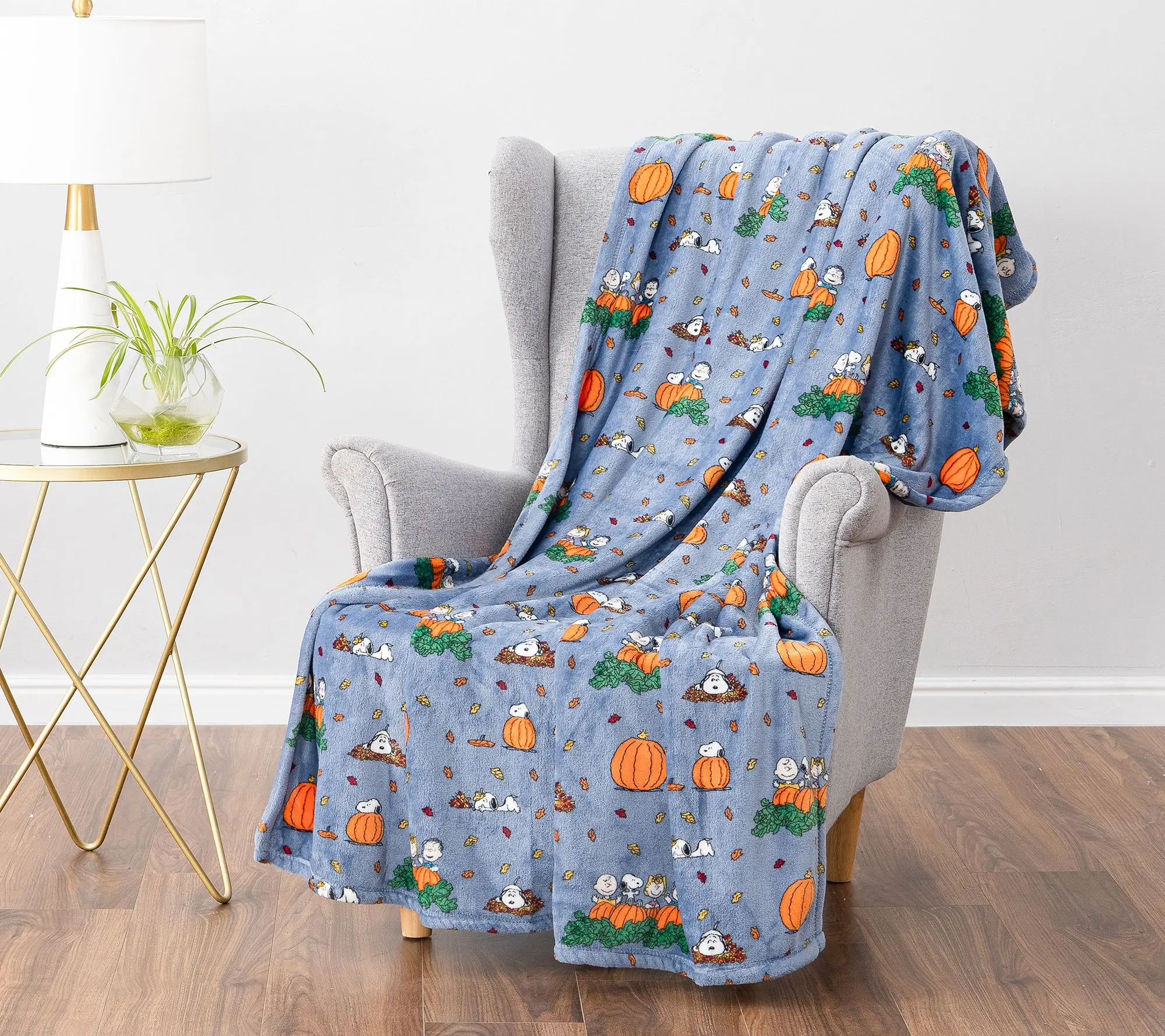 Berkshire Peanuts Halloween Plush 55x70 Throw
