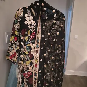Medium Size Beautiful multi flower dress. No Exchange and No return for hygiene