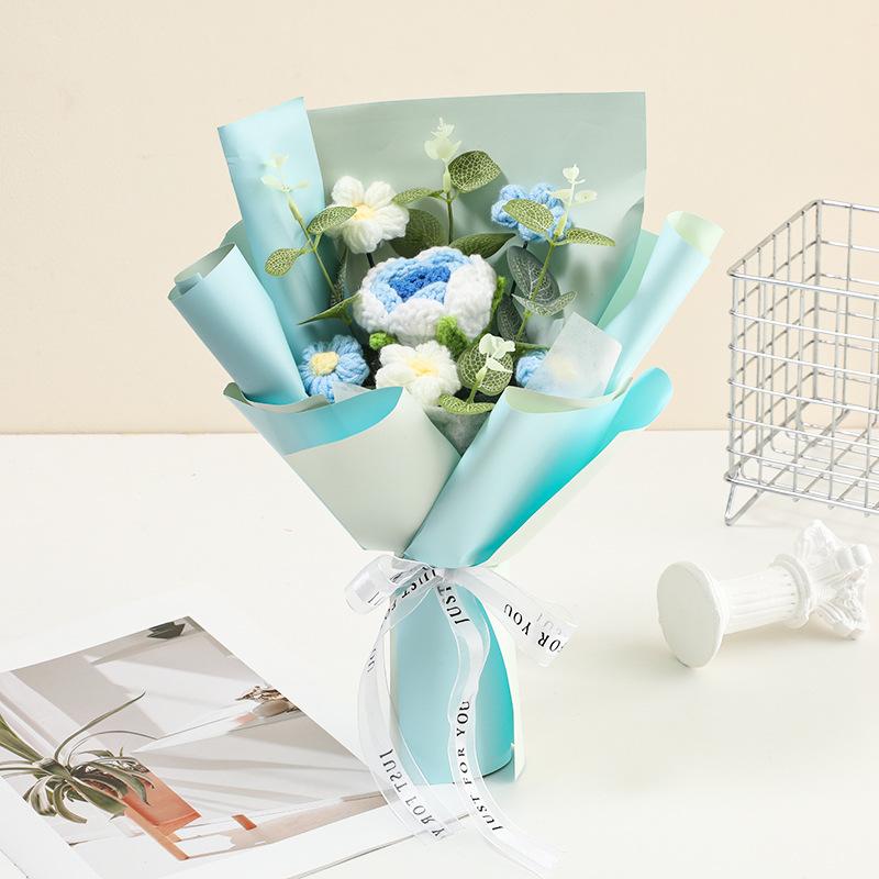 【Valentine's Day】Handmade knitted flower bouquet, made with yarn, one artificial flower bouquet included, comes with a transparent carrying bag,a greeting card. Suitable for Valentine's Day, Christmas, and birthday gifts, and also for home decoration.