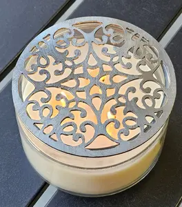 Baroque Bloom Candle Topper – Ornate Metal Candle Lid for Even Burn – Prevents Tunneling – Vintage Scroll Jar Candle Cover – Elegant Filigree Candle Accessory