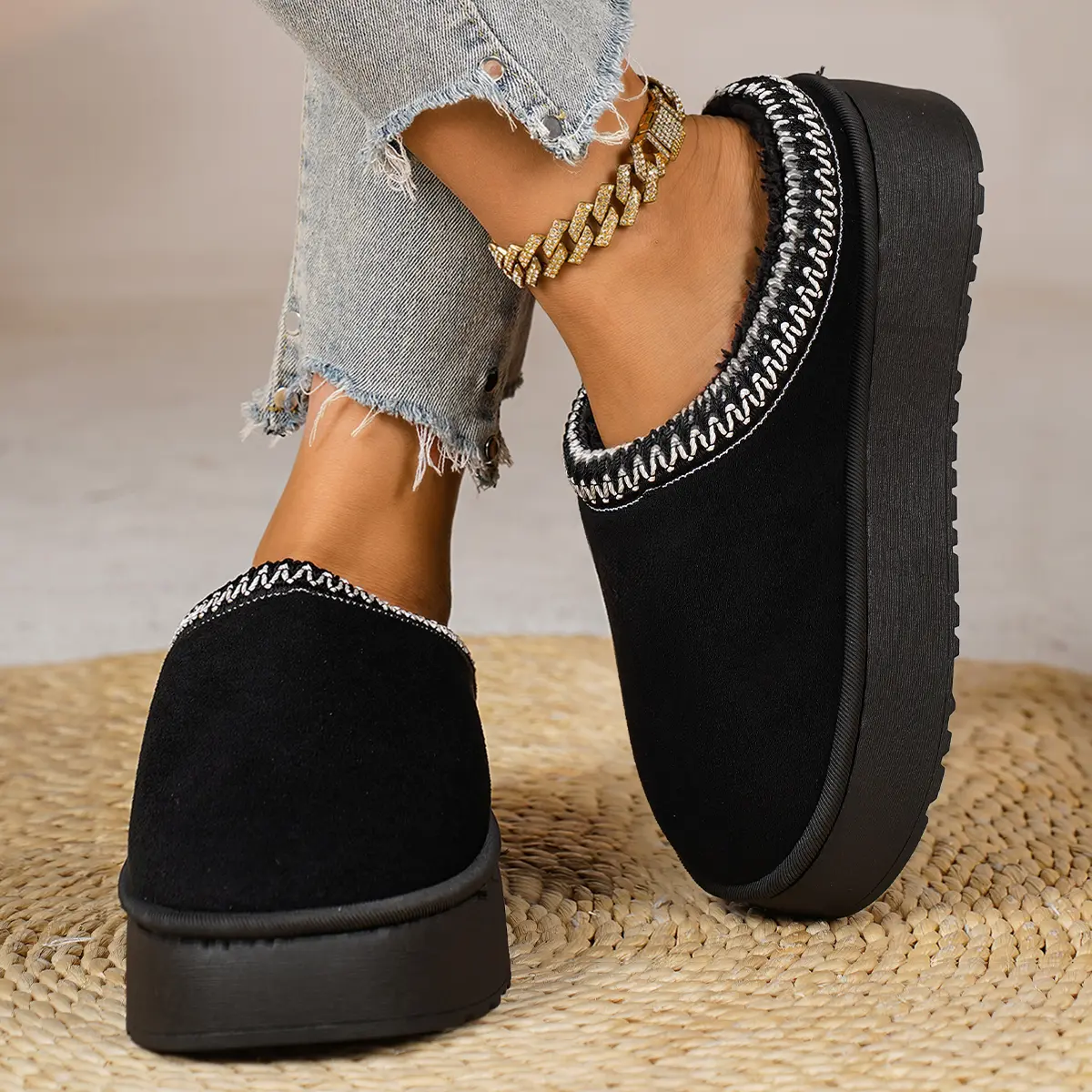 Women's Christmas Santa Print Slippers Fleece Lined Platform Mules Cozy Winter Indoor Outdoor Shoes Springfresh Soft Rubber