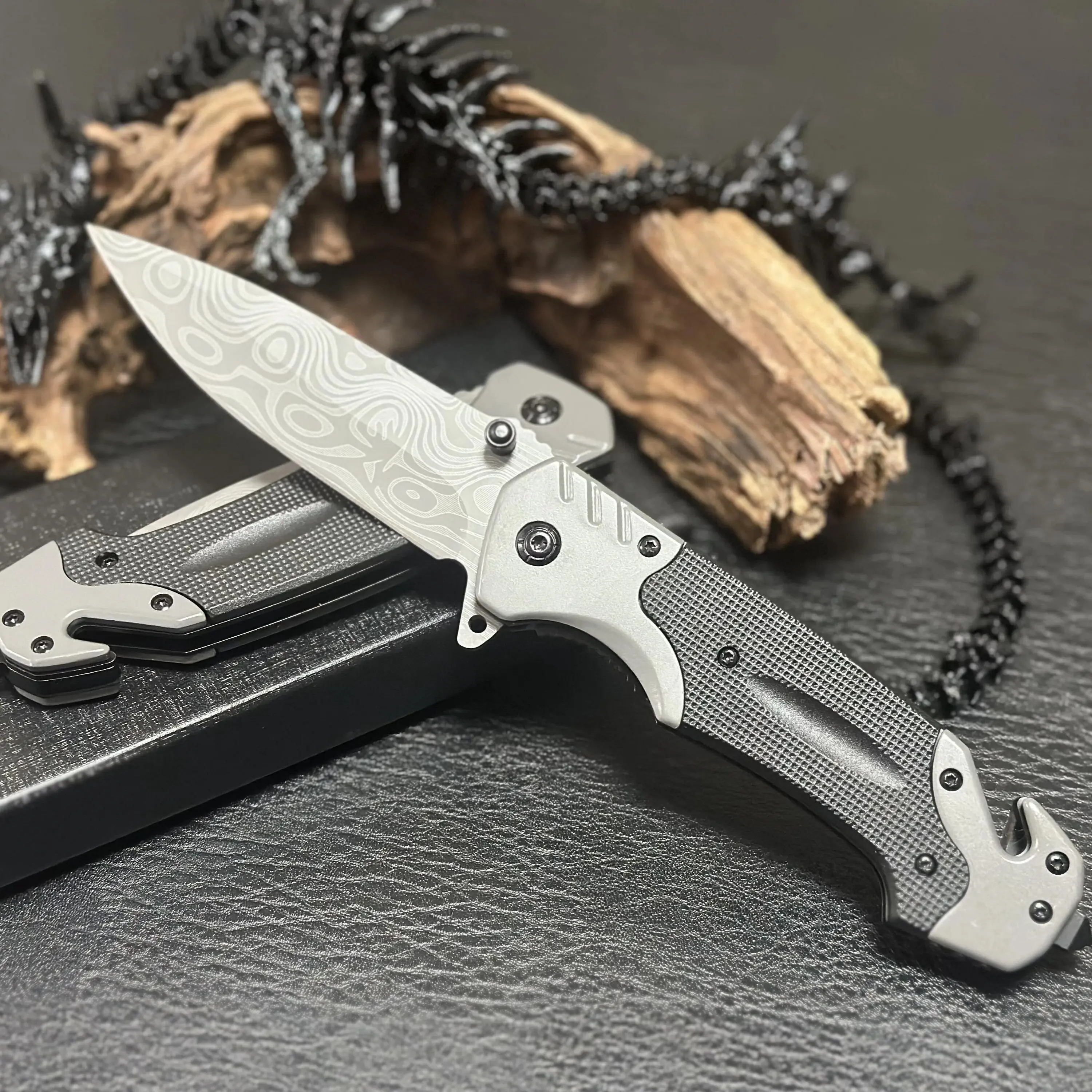Damascus Pattern Folding Knife for Adults, Multifunctional EDC Survival Gear with Seatbelt Cutter & Glass Breaker, Precision Camping Tool for Fishing, Carving