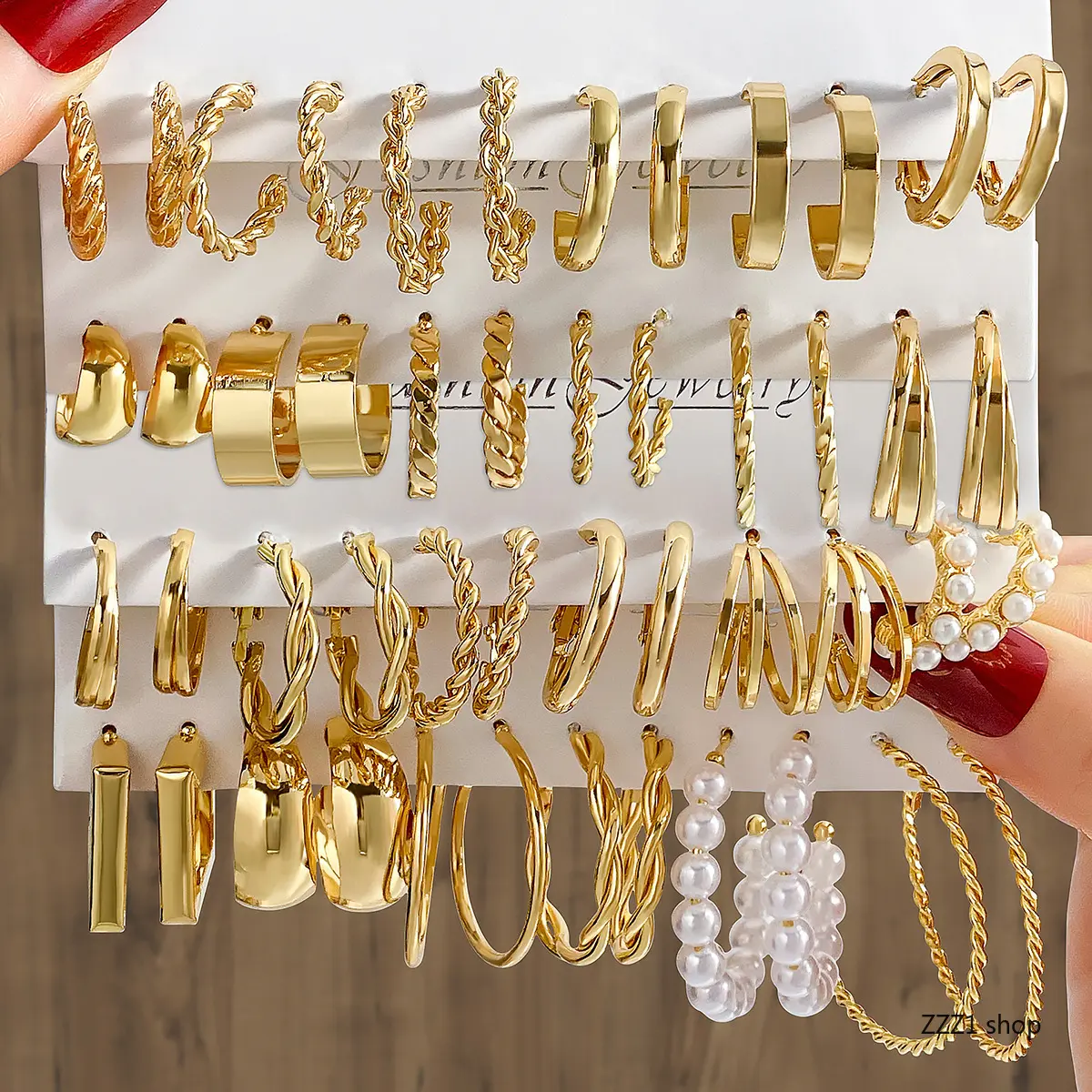 Women's Gold Chunky Hoop Earrings Set - C-Shaped Huggies with Twisted Texture, Artificial Pearl Accents - Holiday Wear Gold Jewelry Accessories (Sports & Outdoor Accessories Compatibility Note)