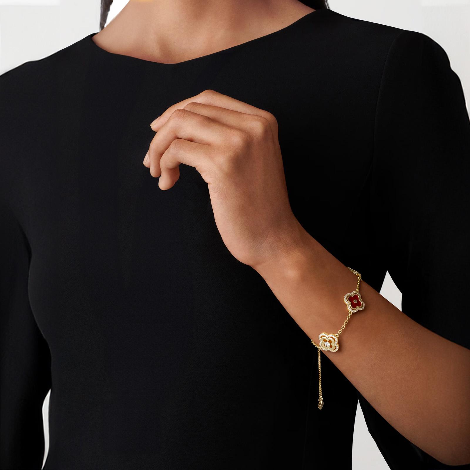 Turandoss 14K Gold Plated Lucky Clover Bracelet - Four Leaf Clover Flower Bracelet Everyday Jewelry - Hypoallergenic & Adjustable - Meaningful Birthday Gift for Her