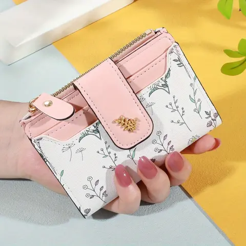 Golden Floral Bifold Faux Leather Wallet with Snap Closure, Lightweight Handbag, Multiple Card Slots, Coin Purse and Keyring Loop, Ideal Valentine's Day or Mother's Day Gift for Women, Cute and Fashionable Ladies' Wristlet Gift Box Set