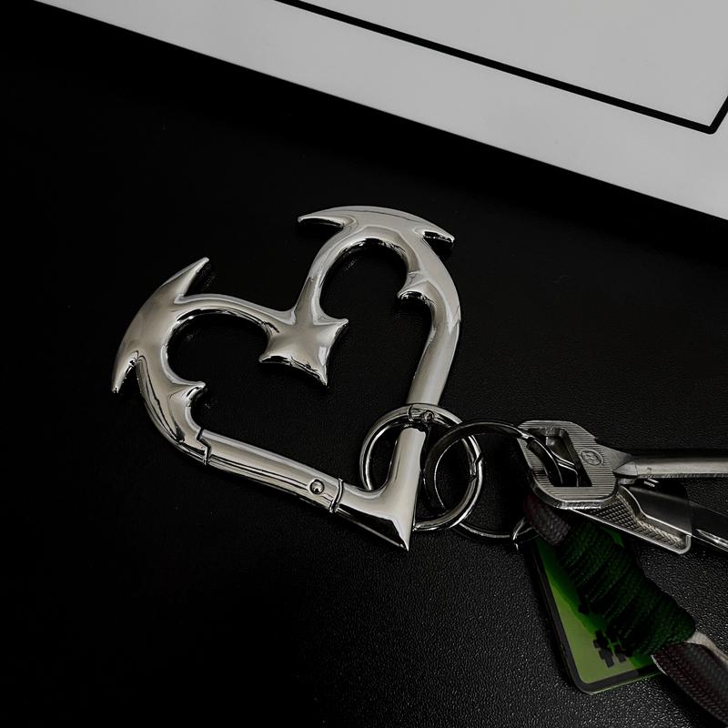Heartbreaker Carabiner Gothic Heart-Shaped Metal Keychain Heavy Duty Bold Design Zinc Alloy Perfect for Keys Bags Statement Fashion Accessories