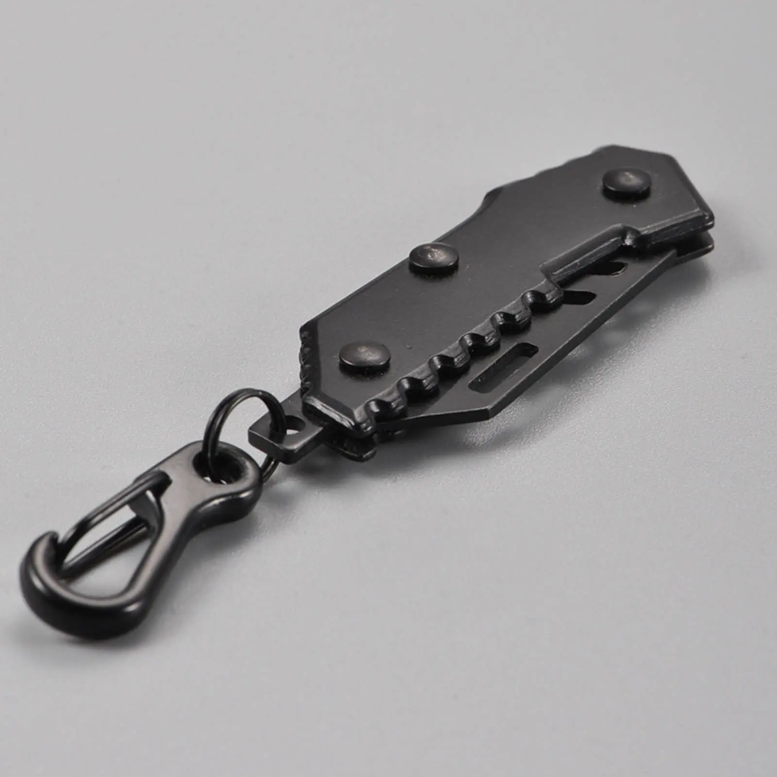 Mini EDC Portable Knife Keychain For Outdoor Camping, Mini Folding Knife Keychain, Fashion Accessories for Men& Women, Folding tiny Pocket Knives, Great Gift,Black