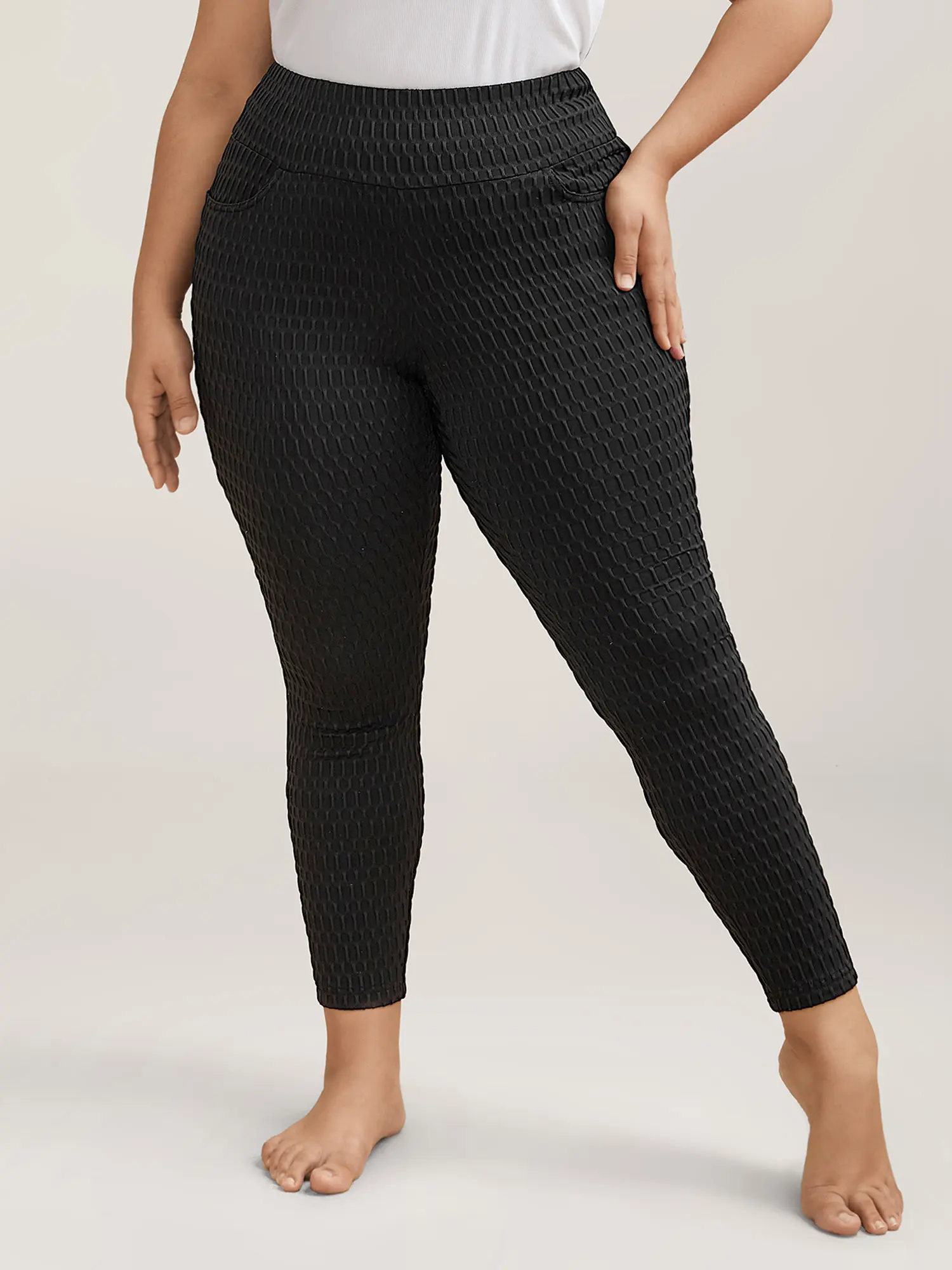 BLOOMCHIC Women's Plus Size Polyester-Elastane Textured Garment Casual Wide-Leg Pants - Mid-Rise, Super-Stretch, Thick-Thigh-Friendly, Pocketed, 10/m, Plus Size Basics - M-6X (14-16/1X,18-20/2X,22-24/3X,26/4X), Summer Fit