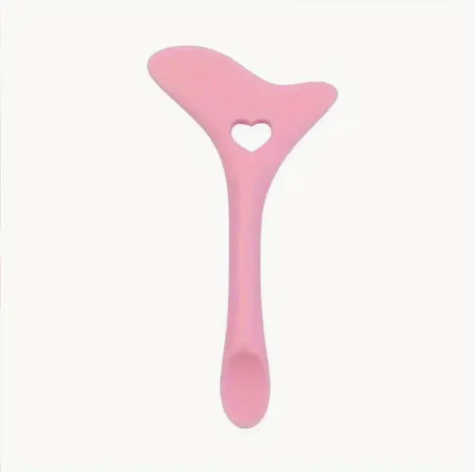Silicone Eyeliner Stencil & Mascara Shield, a Flexible Heart-Shaped Makeup Template Tool with Winged Guide for Easy Eye/Lip Art Application, Ideal for Beginners, Cosmetic, Easy Apply, All Light Types, Compatibility, Mask Templates, Unisex