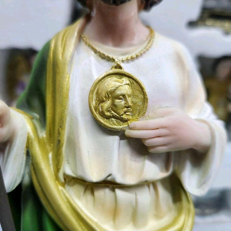 San Judas 12" Inches Tall Classic Estatua - Detailed Figure with Green and Gold Robe Brand New Statue St Jude Thaddeus Patron Saint of the impossible Apostol Tadeo Religious Decor San Juditas