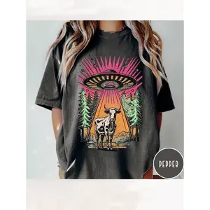INAWLY UFO Cow T-Shirt, Funny Vintage Alien Graphic Tee, Unisex Soft Colorful T-Shirt, Oversized Aesthetic UFO Graphic Women T-Shirt