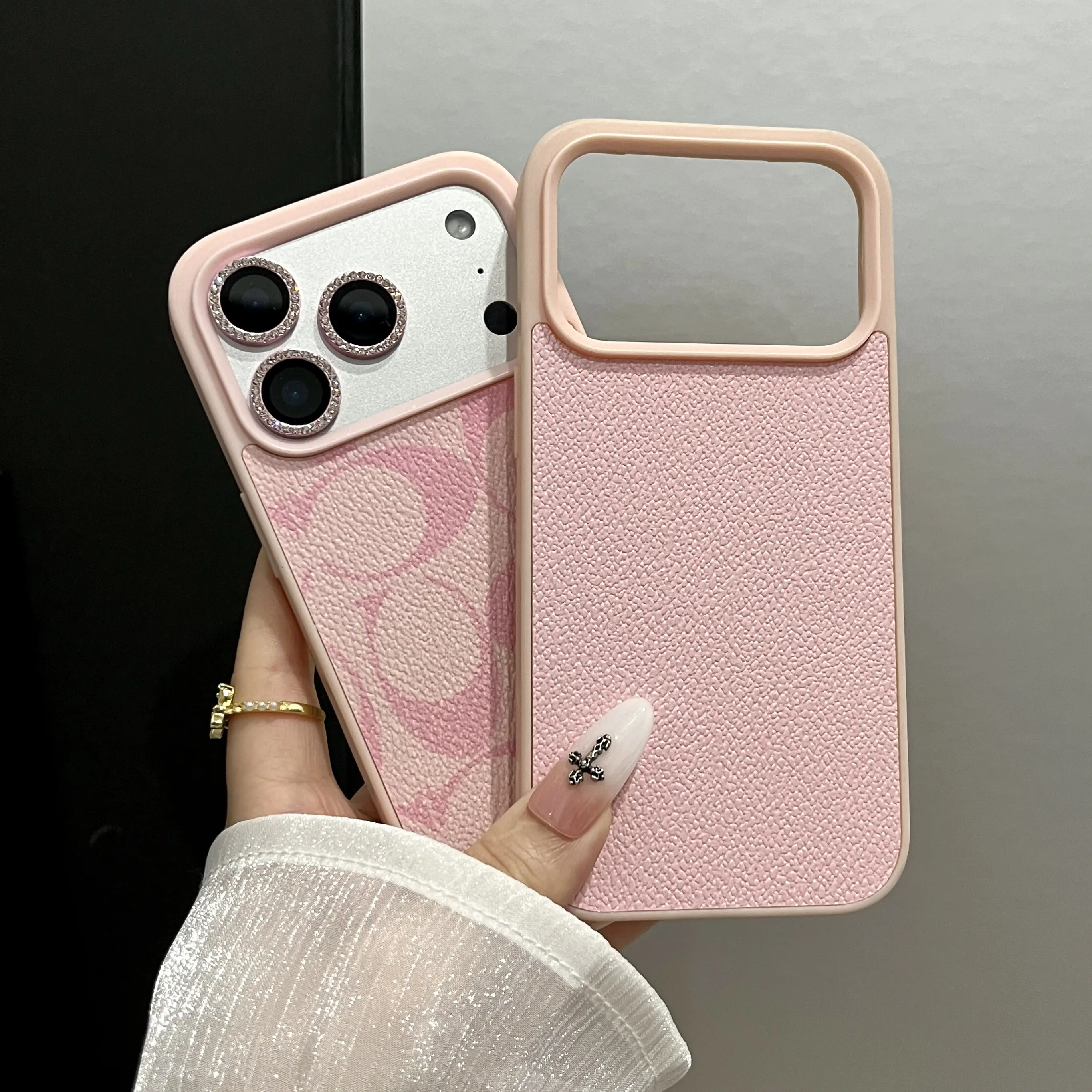 Minimalist Textured Soft Faux Leather Phone Case with Letter C Pattern - Phone Accessories, Multi-Model for All iPhone Models, Full Body Shock-Absorbing Protection, Precise Fit, Ideal for Commuting/Campus Use, Thoughtful Gift, Thoughtful Phone Gift