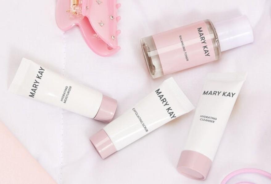 Mary Kay Hydrating Set for Comfortable Skincare (Travel size) - Cleanser, Moisturizer, Scrub & Toner facial care skin repair