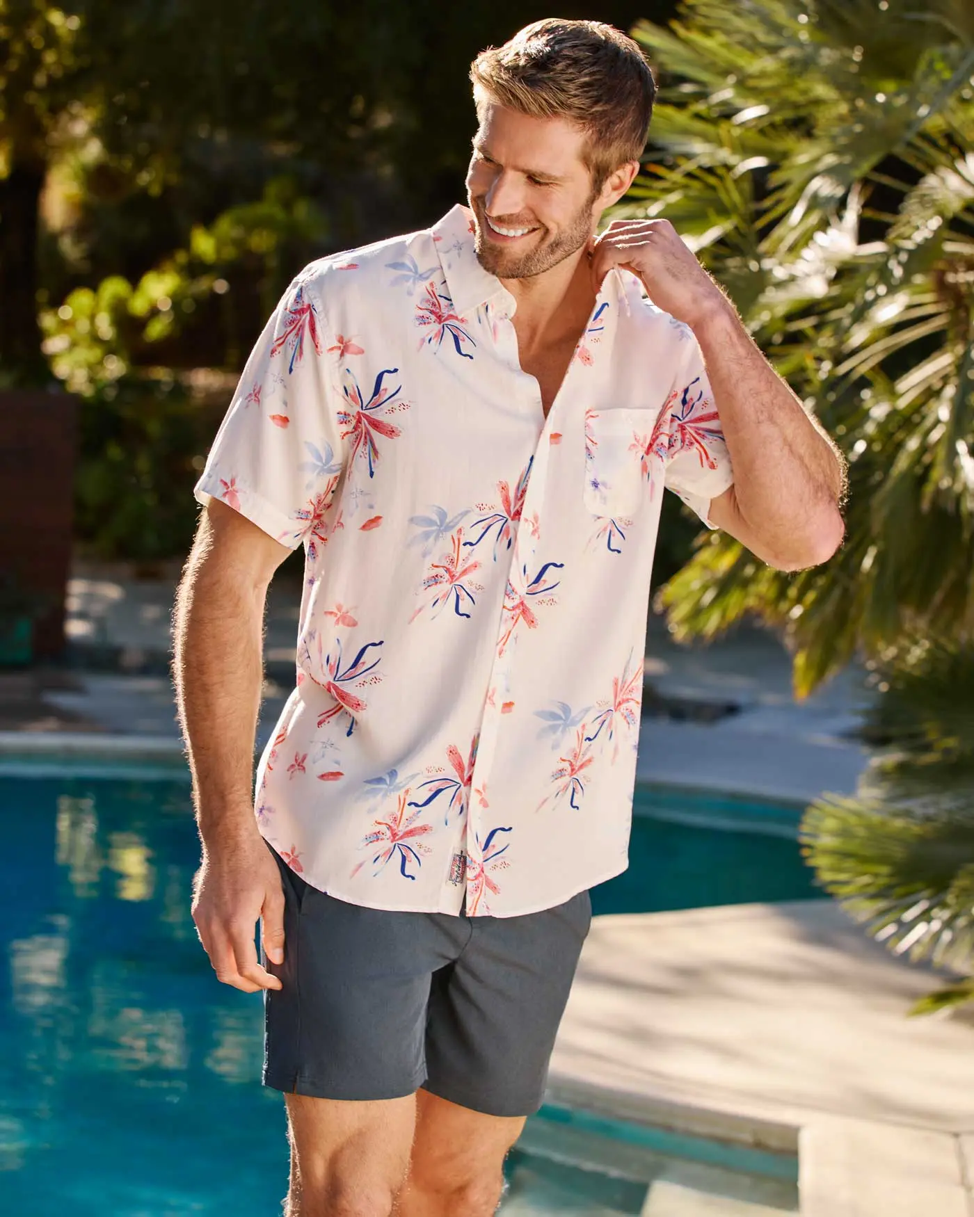 Men's Short Sleeve Resort Shirt – Lightweight Lyocell Tropical Vacation Button Up
