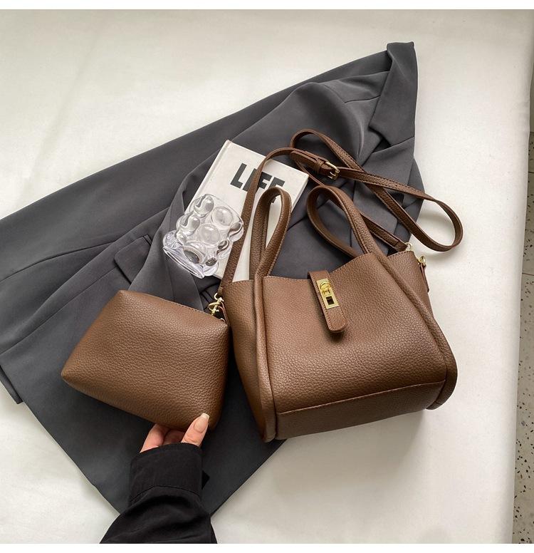 2026 Women's Elegant Solid Color Handbag, Fashion  Leather Shoulder Bag for Daily Used, Casual Trendy Versatile High-quality Commuting Bag, Girl Fashionable Bag,  Tote Satchel PU