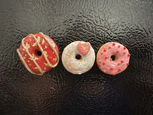 Valentine donut magnets