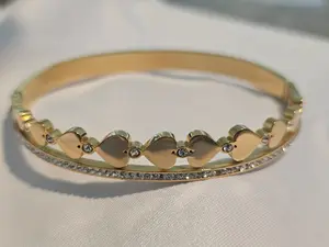 18k Gold Plated titanium bangles with sparkle. Item#H006