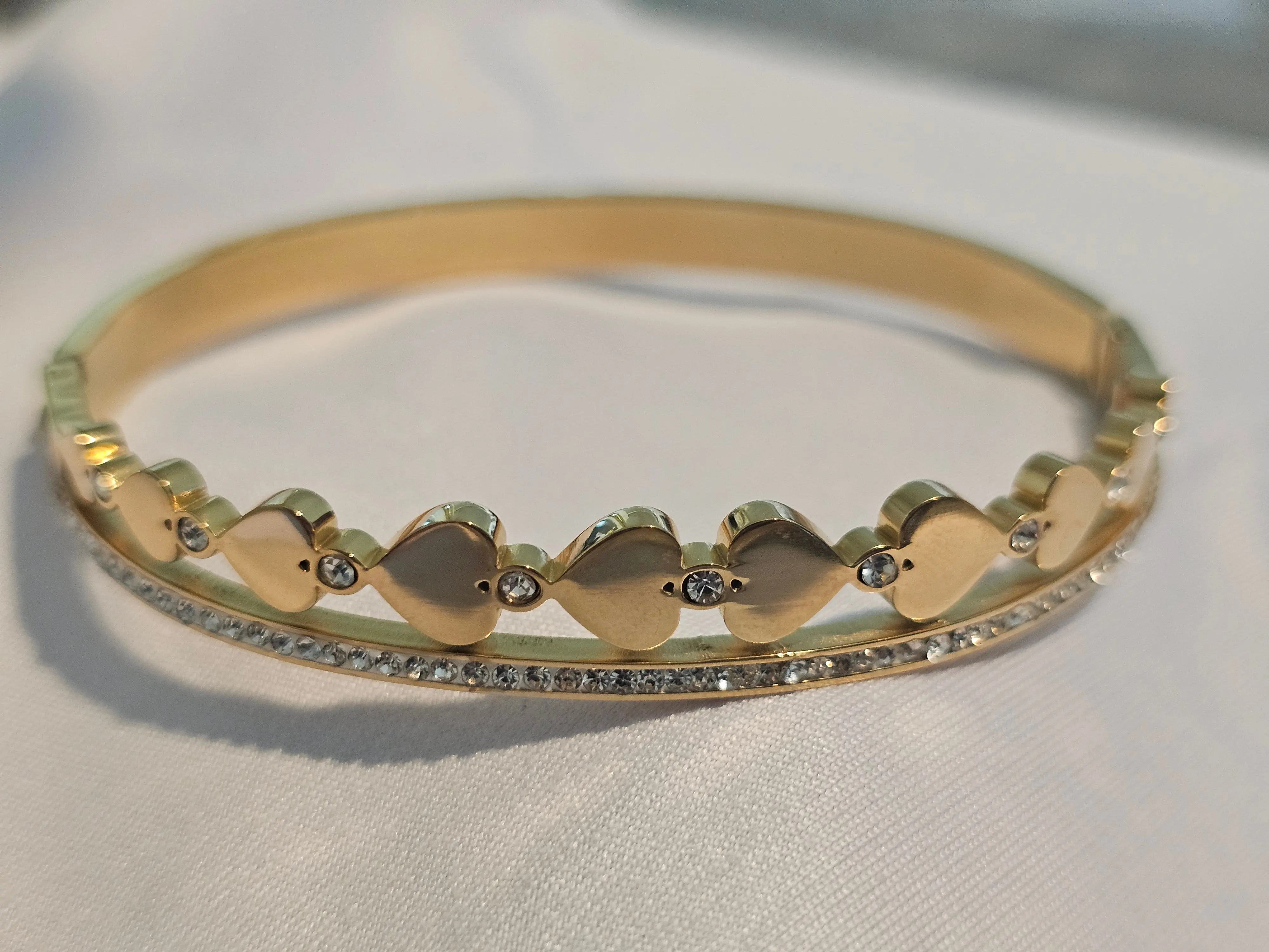 18k Gold Plated titanium bangles with sparkle. Item#H006