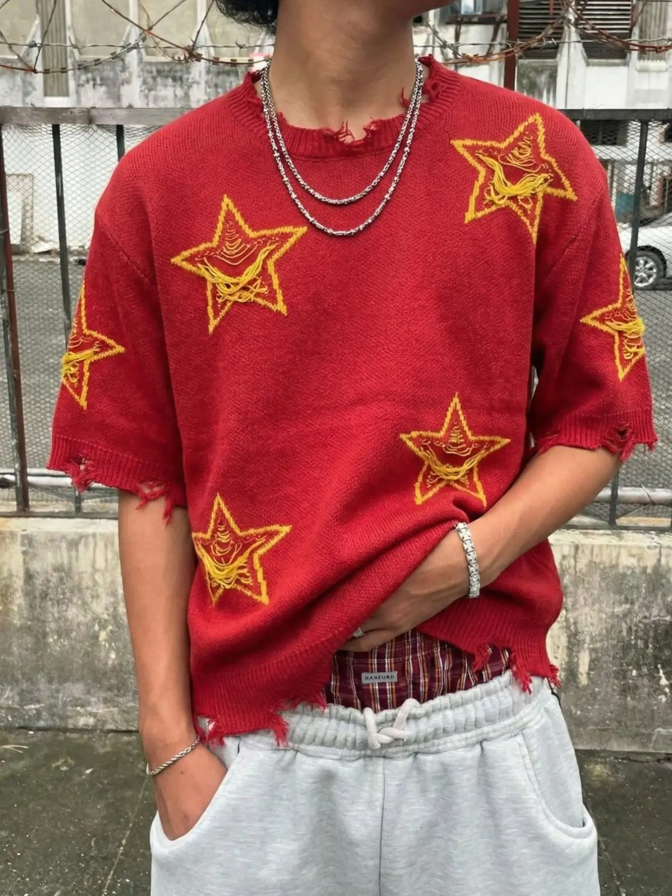 Men's Vintage Colorblock Star Print Ripped Hem Short Sleeve Knit Sweater, Baggy Casual Streetwear Loose Fit Crewneck Top Knitwear, Loose Jumper