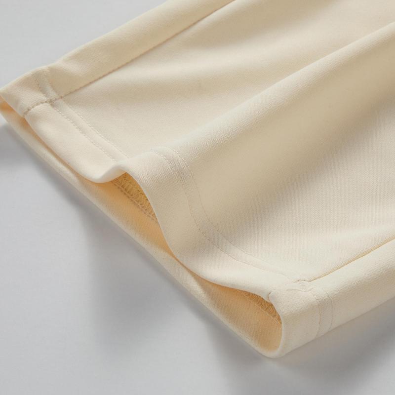 New upgraded men’s hooded sweatshirt and matching drawstring sweatpants—solid-color jogger pants for a casual, comfortable loose fit (runs small). Suitable for everyday wear in spring and autumn, ideal for the back-to-school season.