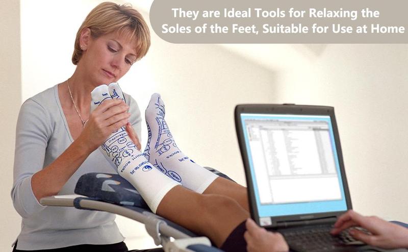 4PCS Foot and Hand Massage Tools Unisex Pressure Point Reflexology Socks Set Reflexology Massage Socks and Gloves Set Acupuncture Socks Kit Sock Guide for Men'S and Women'S Massage