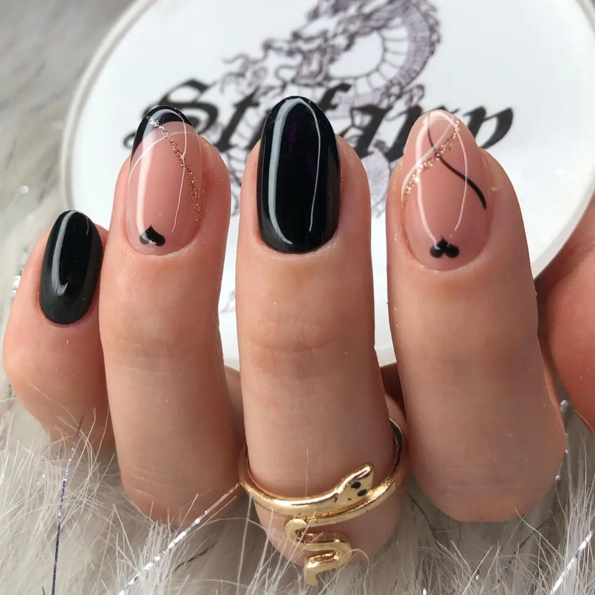 24pcs Short Oval Press-On Nails, Colorblock Heart Stripe French Style, Reusable Nail Art Diy Set with Jelly Glue and File, Nail Decoration, Women's Fashion, Removable False Nails, Decorative Nails, Fake Nail