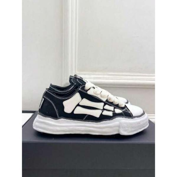 Men & Women Casual Shoes, Maison Mihara Yasuhiro Thick Sole Sneakers, Retro Twisted Canvas Shoes, Daily Wear, Anti-Slip, Durable, Lightweight Men & Women Casual Shoes, Maison Mihara Yasuhiro Thick Sole Sneakers, Retro Twisted Canvas Shoes, Daily Wear, Anti-Slip, Durable, Lightweight