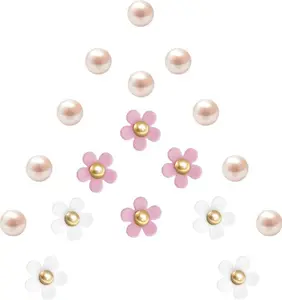 Cute Flower Shoe Charms for Women, 18Pcs Acrylic Daisy Charms with Pearls Decoration for Girls' Clog Sandals, DIY Shoe Decoration Charms, Perfect Birthday Party Favors