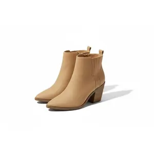 Universal Thread Women's Whitney Zipper Heeled Boots - 7