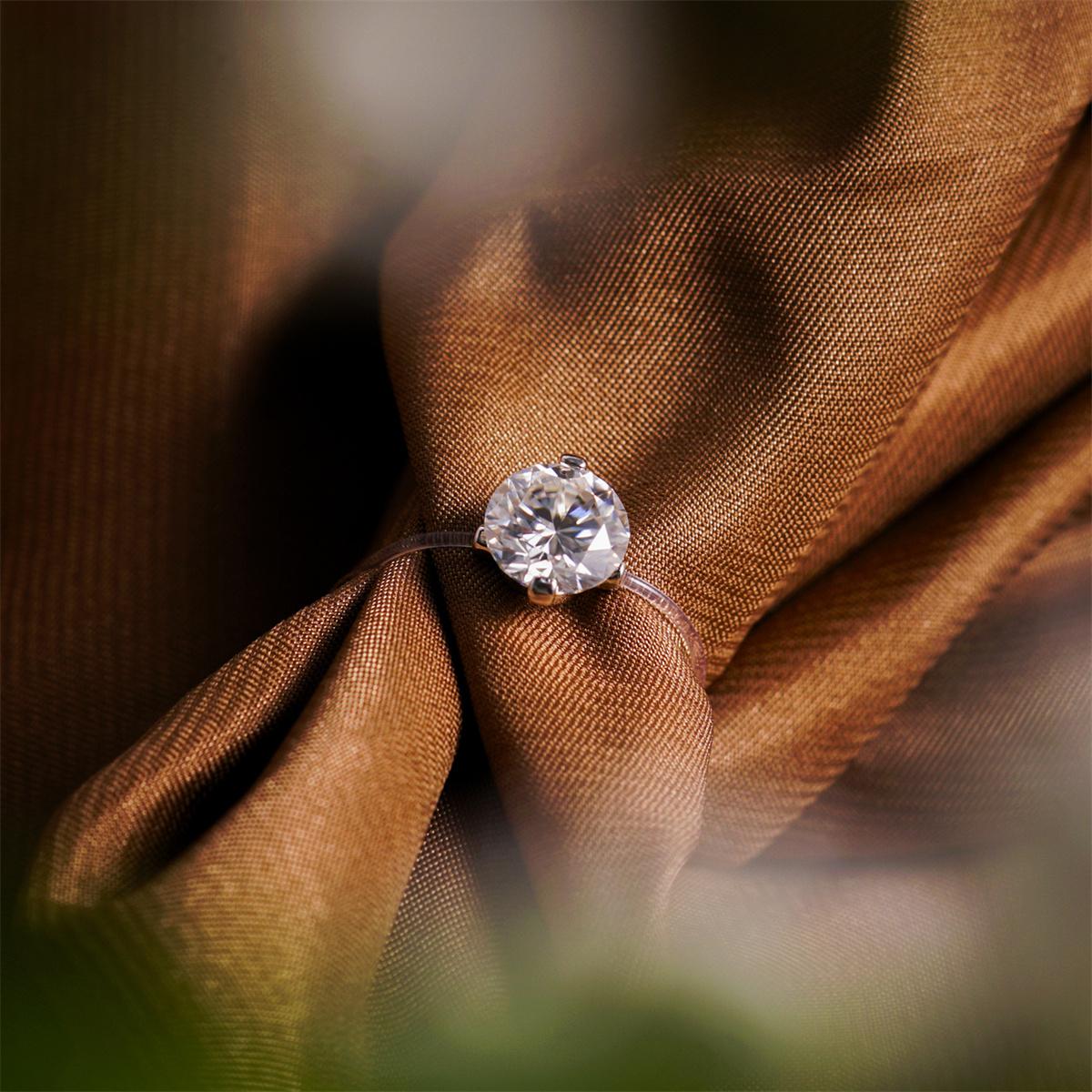 1-2ct Solitaire Prong Fishing Line Ring Band D Color VVS Synthetic Moissanite S925 Clear Thread Ring Jewelry Perfect Birthday Dating Engagement Wedding Anniversary Gift