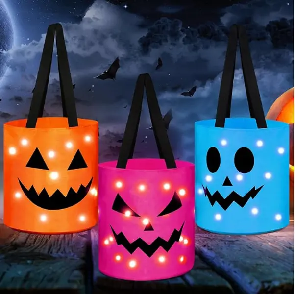 3/4 Pcs Halloween Candy Bucket with LED Lights Non Woven Gift Bags Trick or Treat Bags Pumpkin Candy Bags Reusable Tote Bags for Students Adults,Night Light Bags for Home Garden Lawn Decorations,Halloween Birthday Christmas Party Favor Supplies