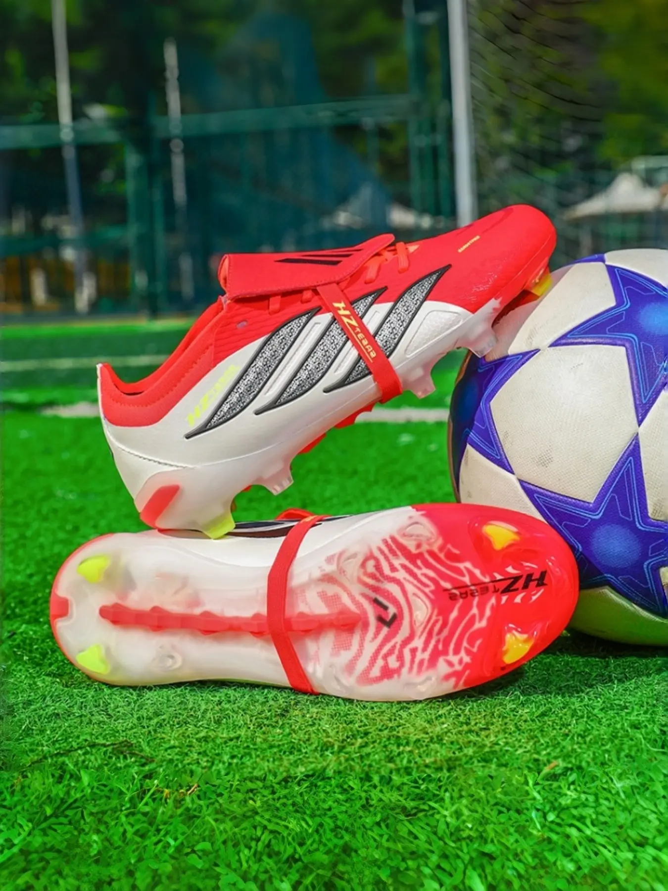 Men's and Women's Foldable Football Shoes, Soccer Cleats, Striped Microfiber Upper, Sporty Design, Comfortable and Durable, All Seasons, Sports Football Shoes