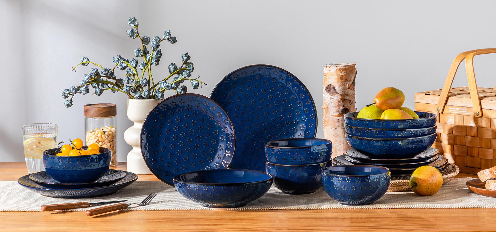 MALACASA 16 Pieces Stoneware Tableware, White/Blue Embossed Delicate Dinnerware Set for 4 People, Plate and Bowl Set in Cinquefoils/Honeycomb Patterns for Kitchen Lovers Winter Holiday