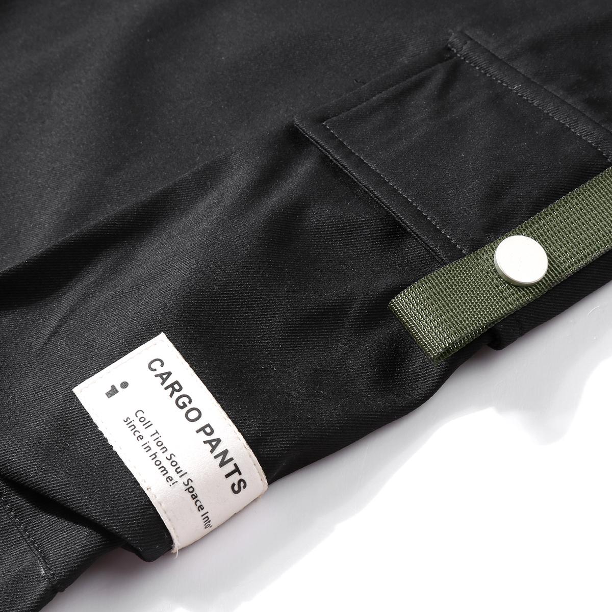 Men’s Colorblock Cargo Shorts – Casual cargo style featuring a drawstring waistband, large pockets, and letter patches; solid color regular fit, suitable for everyday wear and outdoor activities