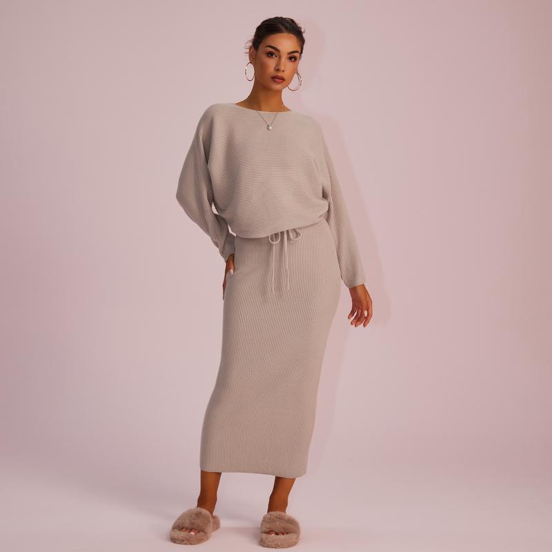 Joyfunear White Solid Color Apparel Simple Design for Your Needs Minimalist Style Versatile Hue Suitable for Various Occasions